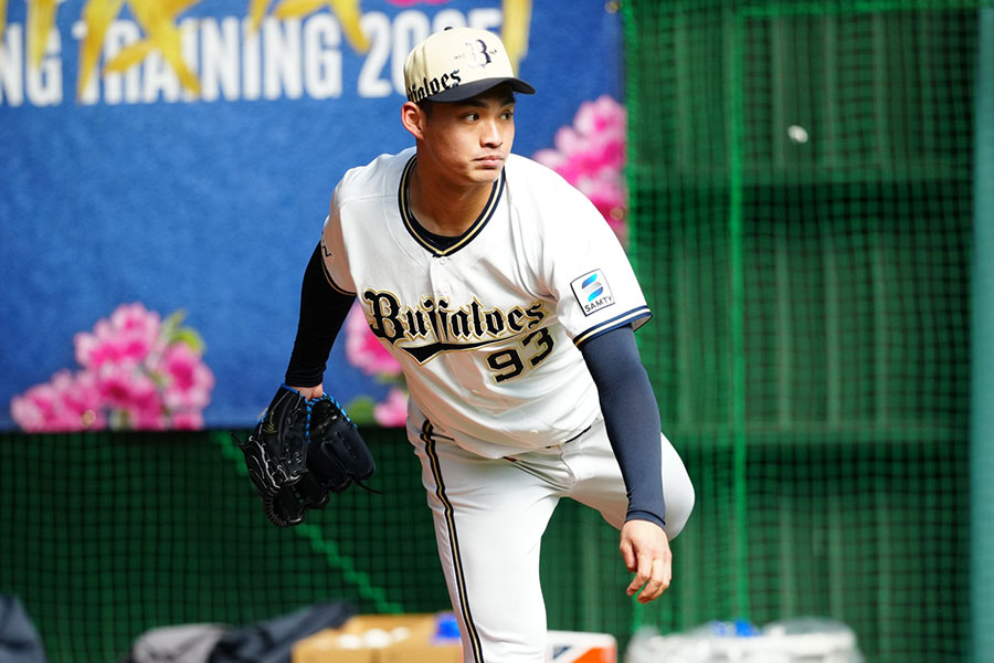 オリックス・佐藤一磨【写真：小林靖】