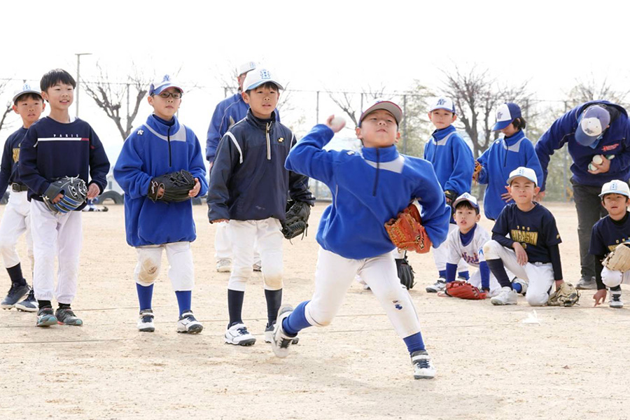 小野東スポーツ少年団の壁当ての様子【写真：橋本健吾】