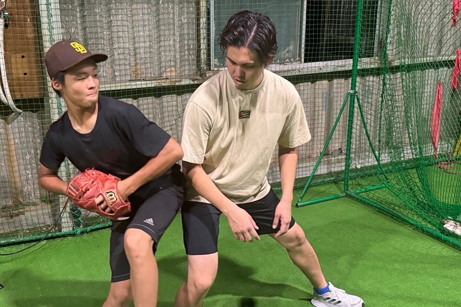 「Be an Elite.」で指導する松本憲明氏【写真：本人提供】