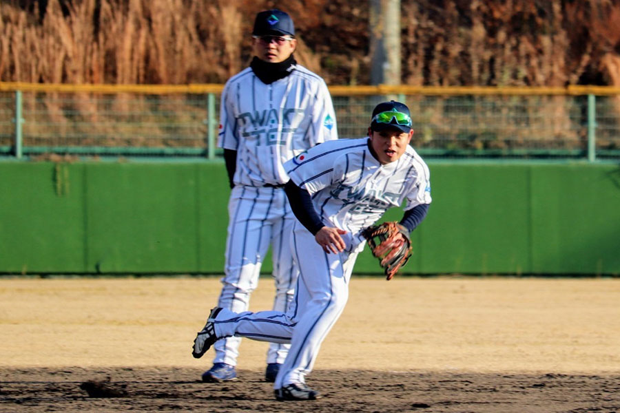 JABA四国大会出場に向けて守備練習をする選手たち【写真提供・イワキテック硬式野球部】