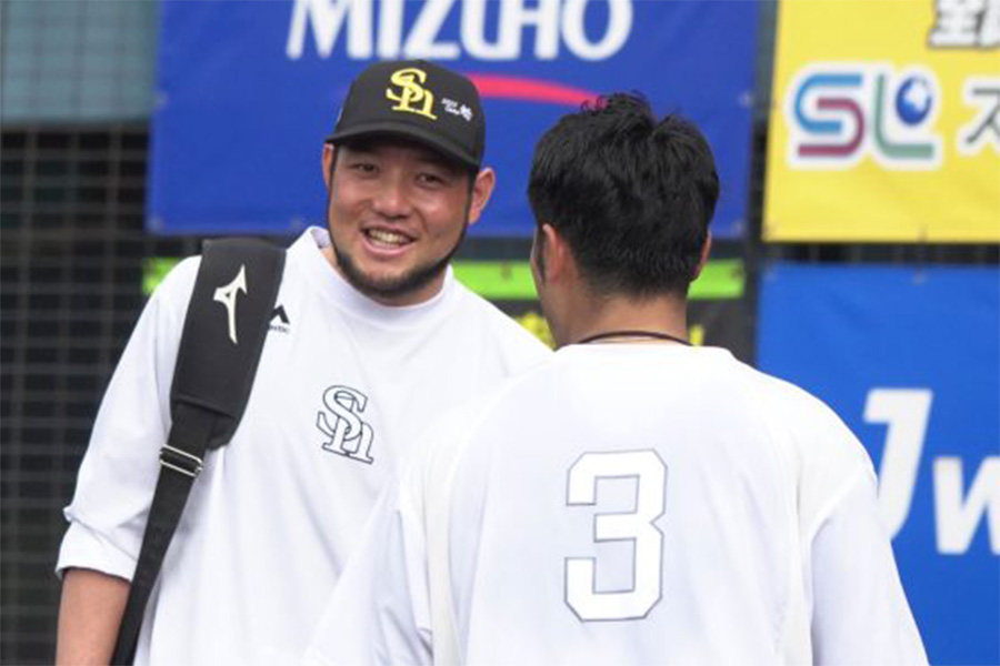 現在ソフトバンクでコーチを務める菊池氏【写真：竹村岳】