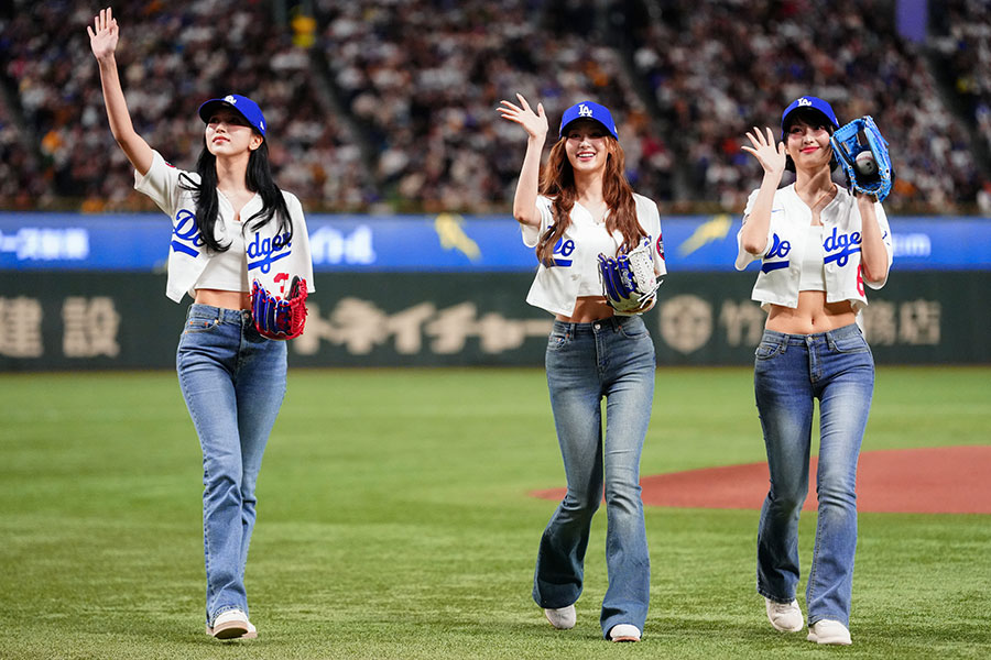 東京ドームに登場したMISAMO【写真：Getty Images】