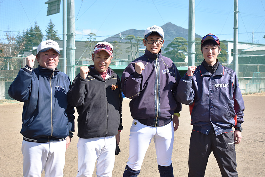 左から田口先生、古田部監督、小澤先生、齋藤先生【写真：高橋幸司】