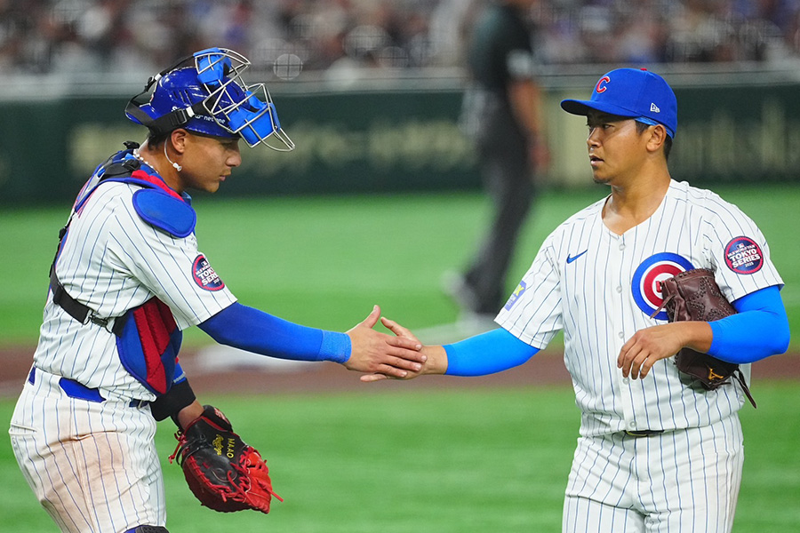 ドジャース戦に先発したカブス・今永昇太（右）【写真：荒川祐史】