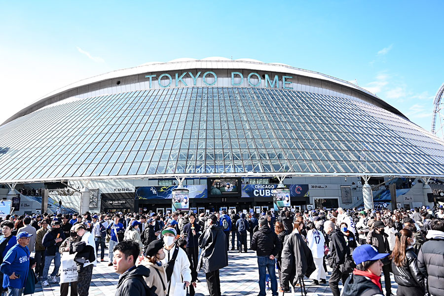 東京ドームで売り子の撮影を全面禁止にすることが発表された【写真：中戸川知世】