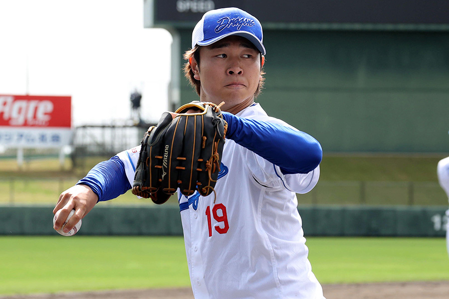 中日・高橋宏斗【写真：栗木一考】