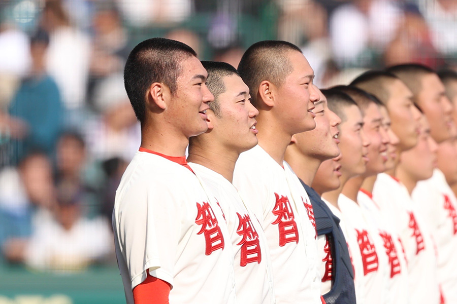 広島商戦に勝利した智弁和歌山ナイン【写真：加治屋友輝】