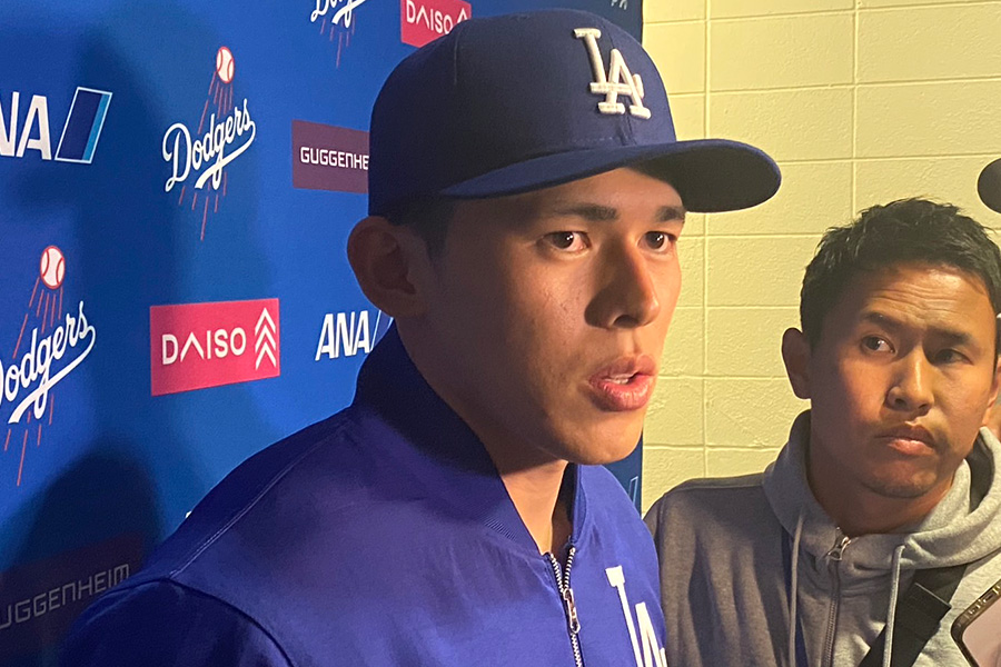試合後、取材に応じたドジャース・佐々木朗希【写真：編集部】