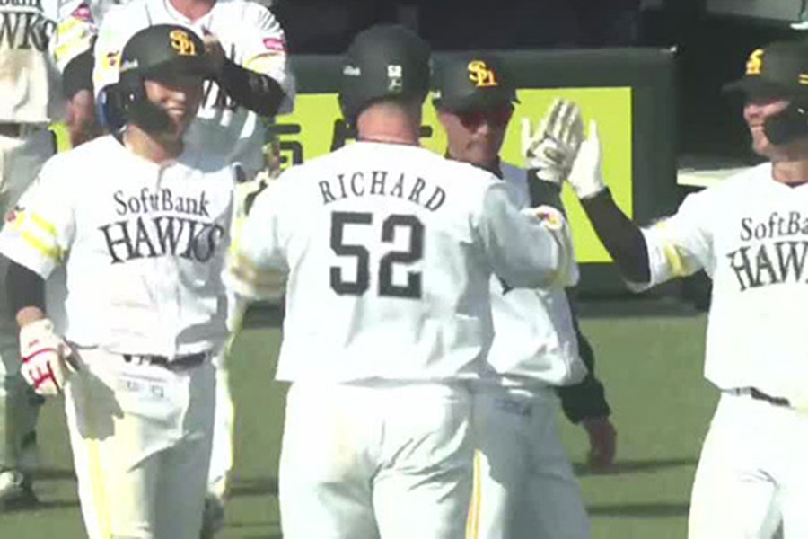 広島戦でサヨナラの適時打を放ったソフトバンクのリチャード【画像：パーソル パ・リーグTV】