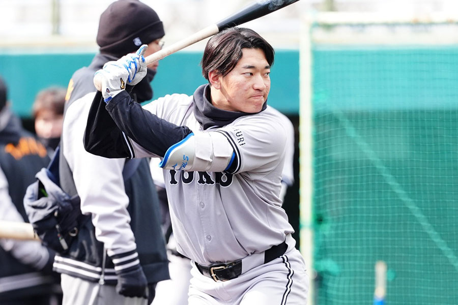 巨人・笹原操希【写真：小林靖】