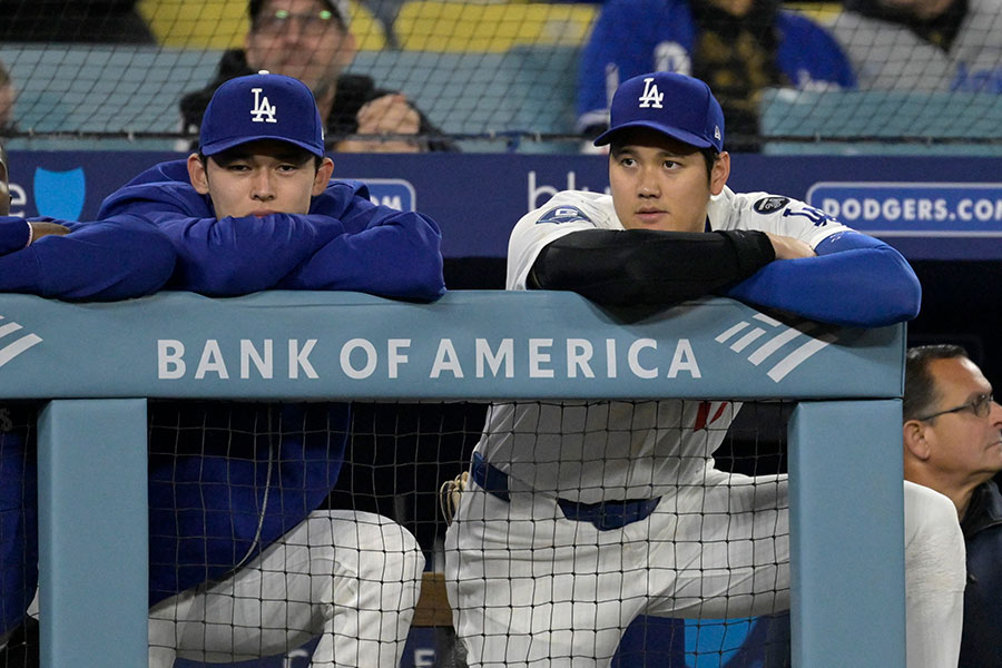 ドジャース・佐々木朗希（左）と大谷翔平【写真：ロイター】
