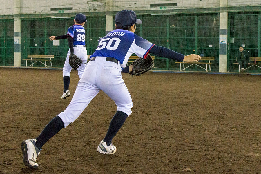 練習する八戸ベースボールクラブナイン【写真：伊藤賢汰】