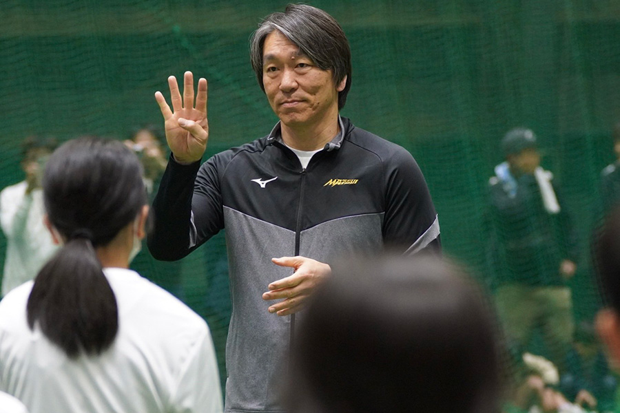 野球教室に参加した松井秀喜氏【写真：宮脇広久】