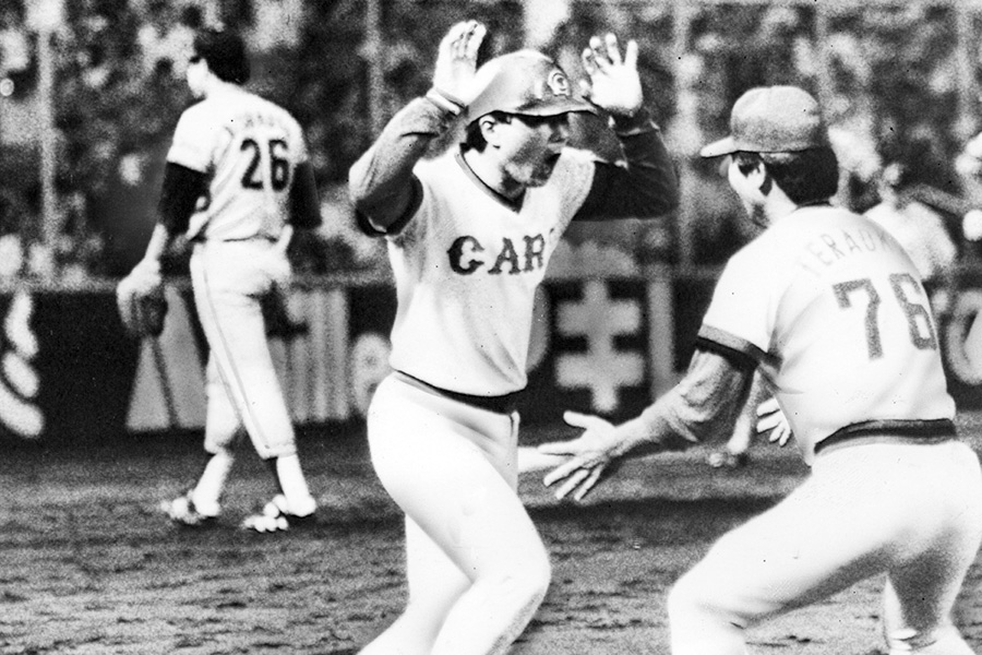 巨人・西本聖氏からサヨナラ本塁打を放った広島・長嶋清幸氏【写真提供：産経新聞社】