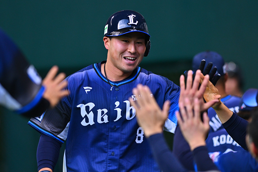 ソフトバンク戦でプロ初本塁打を放った西武・渡部聖弥【写真：古川剛伊】