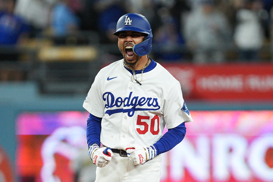 適時打を放ったドジャースのムーキー・ベッツ【写真：Getty Images】