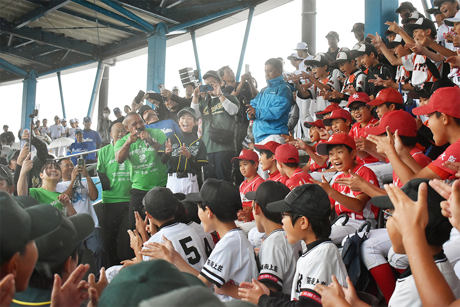 「ゲッツ！」のパフォーマンスで盛り上がる会場【写真：編集部】