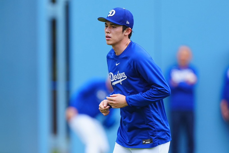 練習するドジャース・佐々木朗希【写真：荒川祐史】
