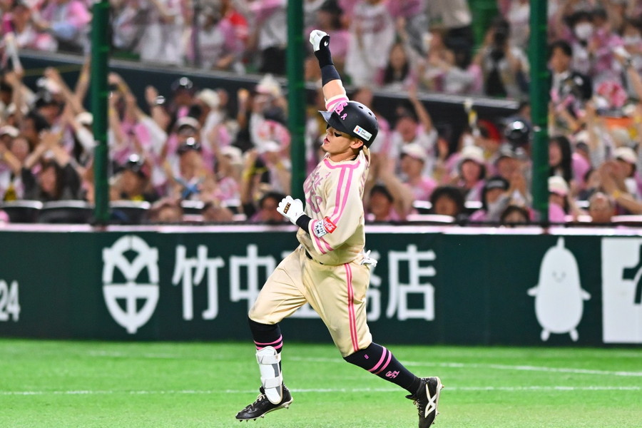 サヨナラ安打を放ったソフトバンク・牧原大成【写真：古川剛伊】