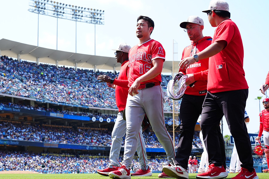 右足首の炎症で負傷交代したエンゼルス・菊池雄星【写真：荒川祐史】