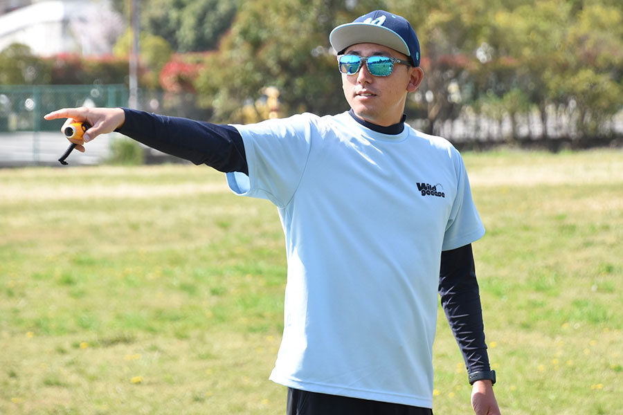 キッズコーディネーショントレーナーの土屋朋弘氏【写真：川浪康太郎】