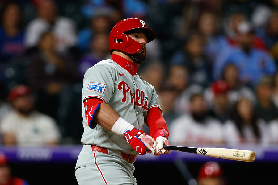 16号を放ったフィリーズのカイル・シュワーバー【写真：Getty Images】