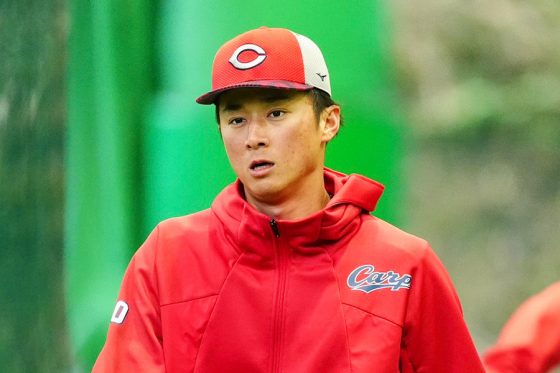 侍Jに結婚ラッシュ、広島・佐々木が入籍を発表　青学同期の西川に続き、学生時代から交際