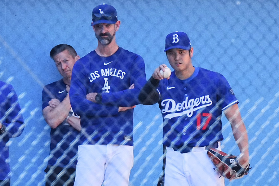 ブルペン入りしたドジャース・大谷翔平【写真：荒川祐史】