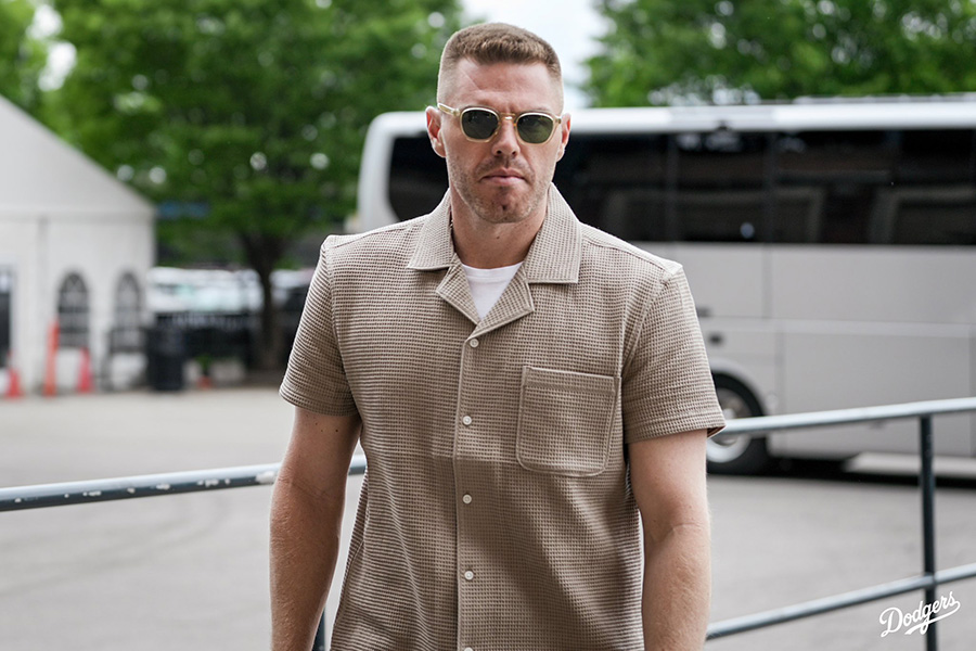 球場入りするフレディ・フリーマン【写真提供：ドジャース】