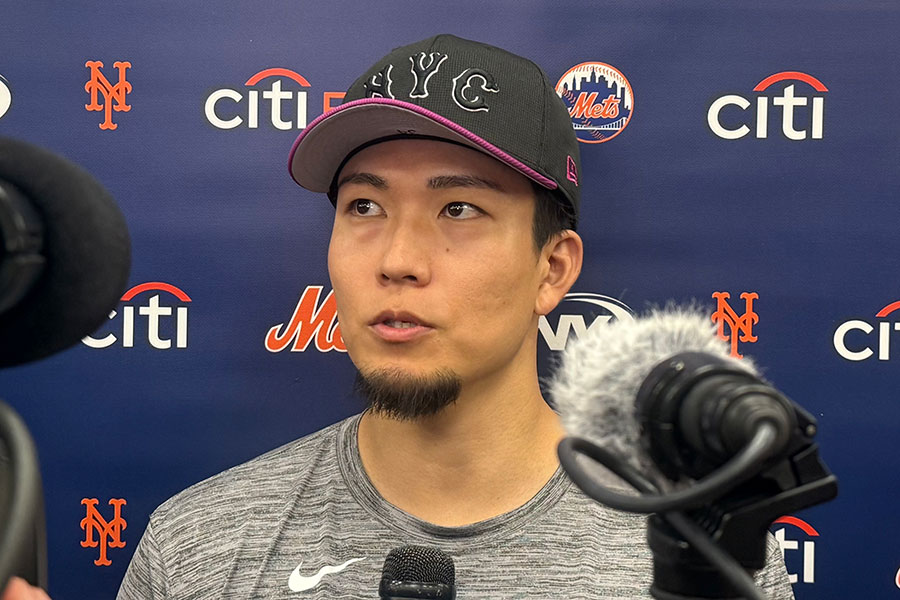 ドジャース戦後に取材に応じたメッツ・千賀滉大【写真：小谷真弥】