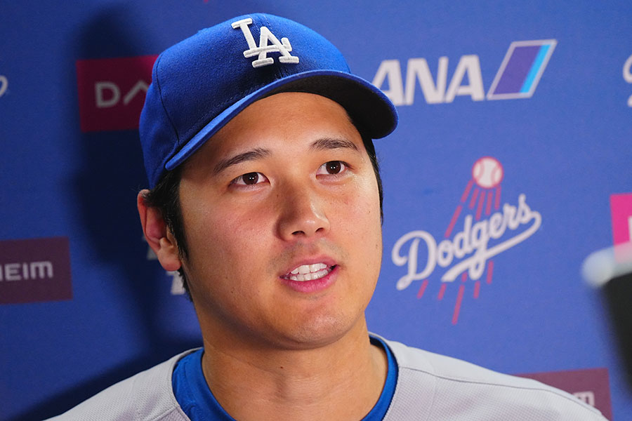 メッツ戦後に取材に応じたドジャース・大谷翔平【写真：荒川祐史】