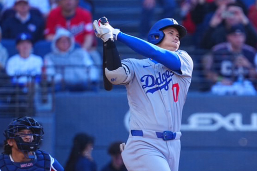 先頭打者本塁打を放ったドジャース・大谷翔平【写真：荒川祐史】