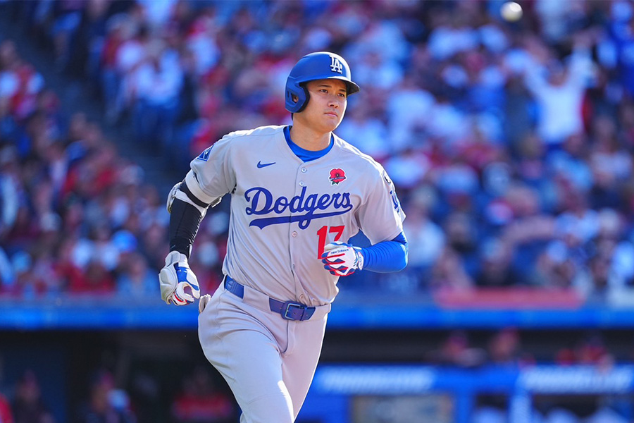先頭打者本塁打を放ったドジャース・大谷翔平【写真：荒川祐史】