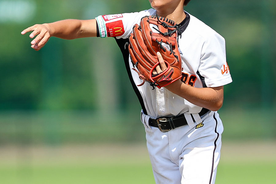 力任せの内野守備では怪我のリスクが高まるという（写真はイメージ）