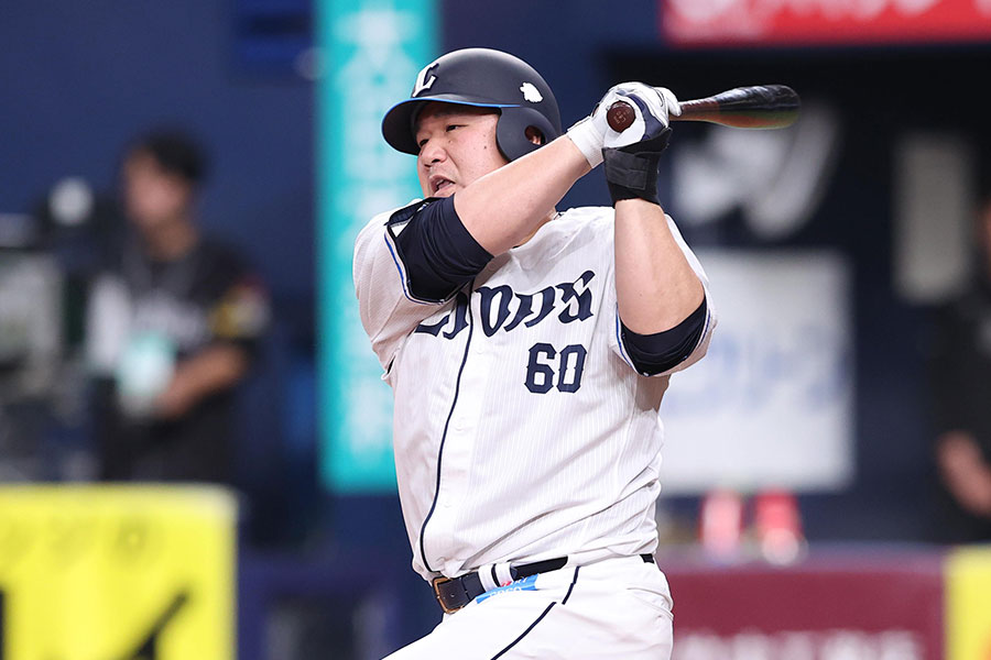 西武・中村剛也【写真：栗木一考】