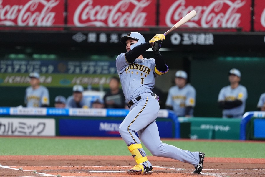 西武戦で本塁打を放った阪神・森下翔太【写真:小林靖】