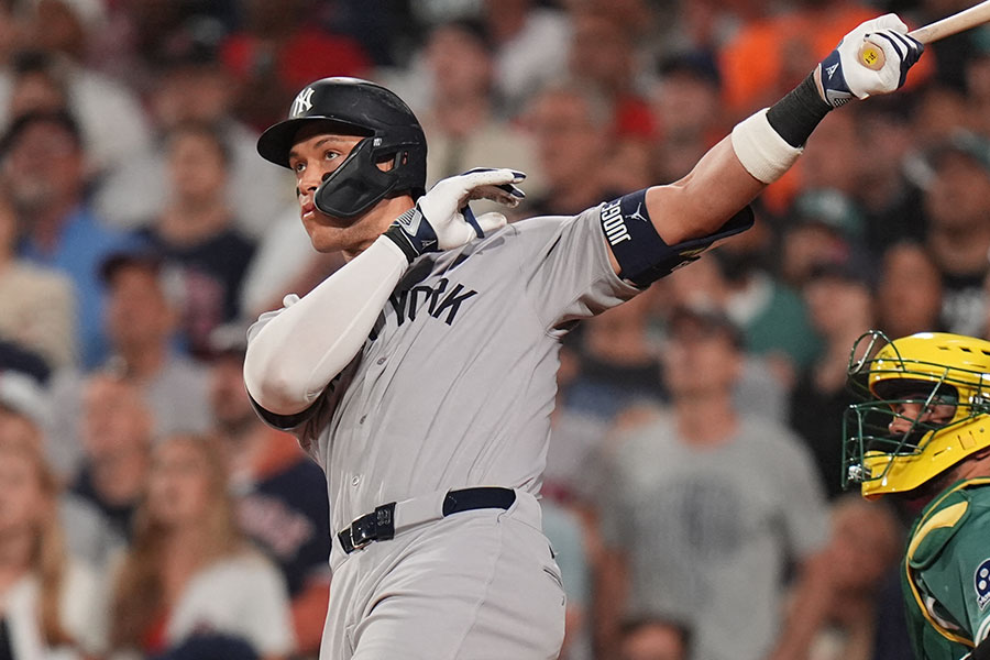 レッドソックス戦で場外弾を放ったヤンキースのアーロン・ジャッジ【写真：ロイター】