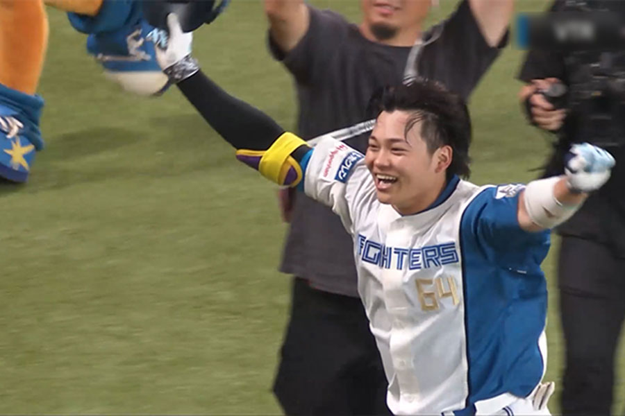 広島戦でサヨナラ本塁打を放った日本ハムの田宮裕涼【画像：パーソル パ・リーグTV】