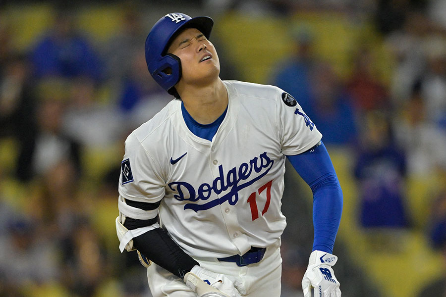 パドレス戦で死球を受けたドジャース・大谷翔平【写真：ロイター】
