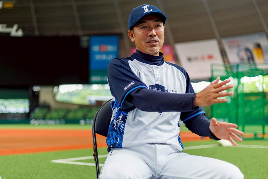 ライオンズジュニアの星野智樹監督【写真：伊藤賢汰】