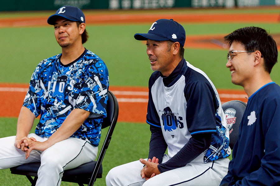 野球を通じた生きる力を身につけてほしいと語る【写真：伊藤賢汰】