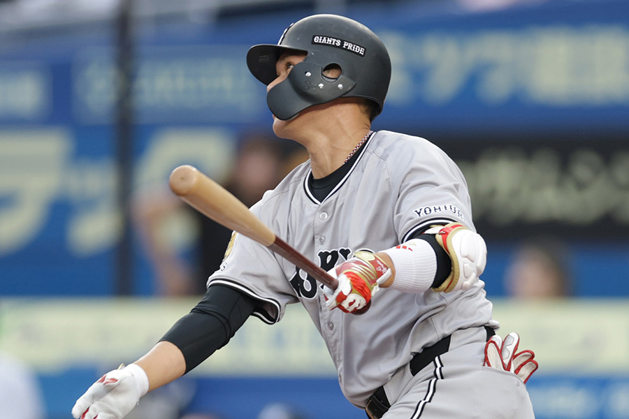 今季1号を放った巨人・坂本勇人【写真提供：産経新聞社】