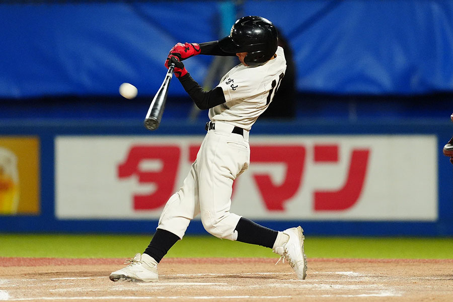 バットスイングにおける理想的なグリップの位置とは(写真はイメージ)