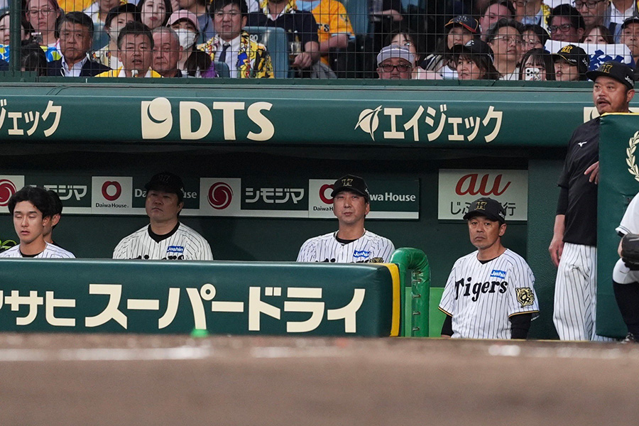 交流戦8勝10敗に終わったセ・リーグ首位の阪神【写真:小林靖】