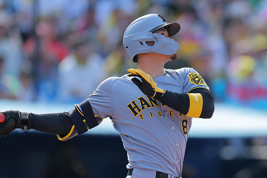 20号本塁打を放った阪神・佐藤輝明【写真提供：産経新聞社】