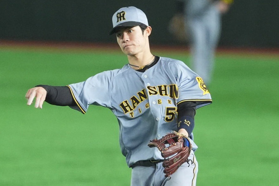 阪神にも現れた忍者…内野手なのに「ほぼライト」 突如出現にドン引き