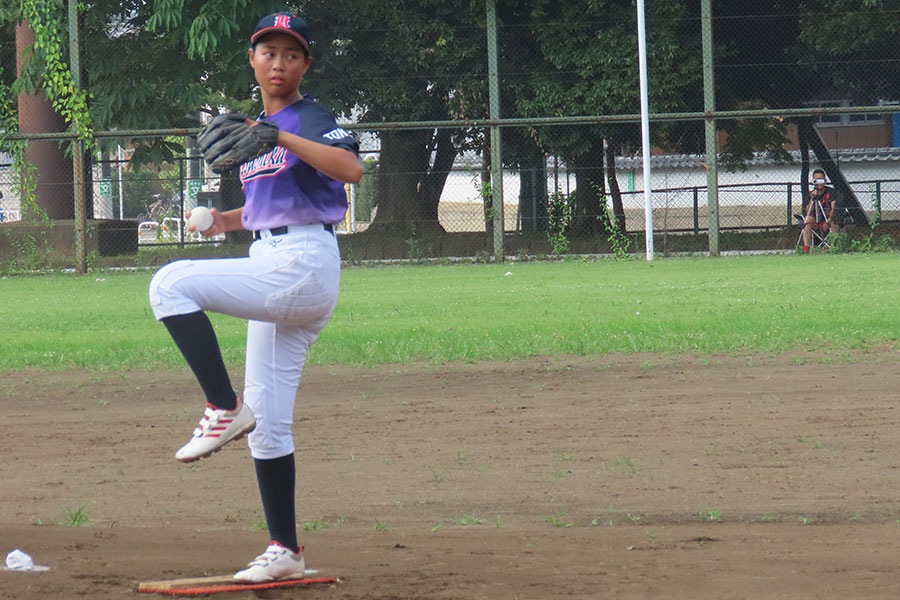 課題だった右肘が下がる癖を修正しチームを勝利に導いた【写真：片倉尚文】