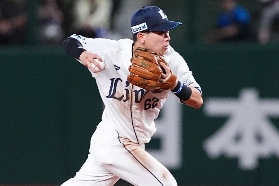 西武・滝澤夏央【写真：小林靖】