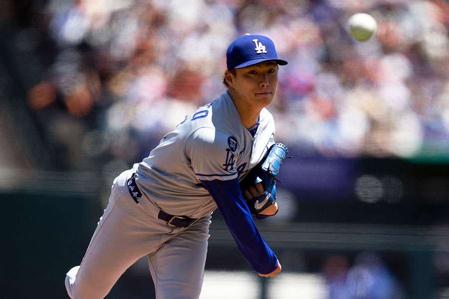 ジャイアンツ戦に先発したドジャース・山本由伸【写真：ロイター】