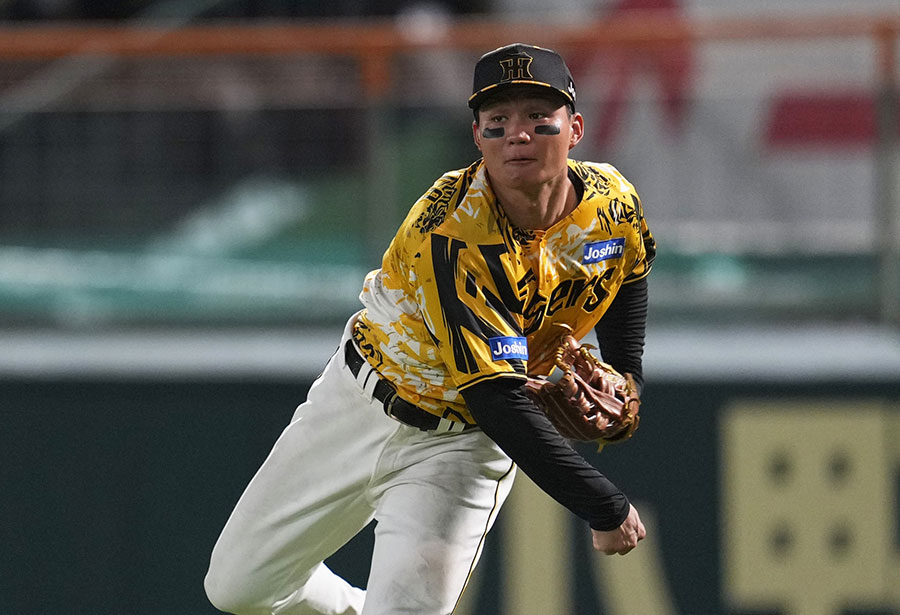 ヤクルト戦で強肩を披露した阪神・森下翔太【写真提供：産経新聞社】